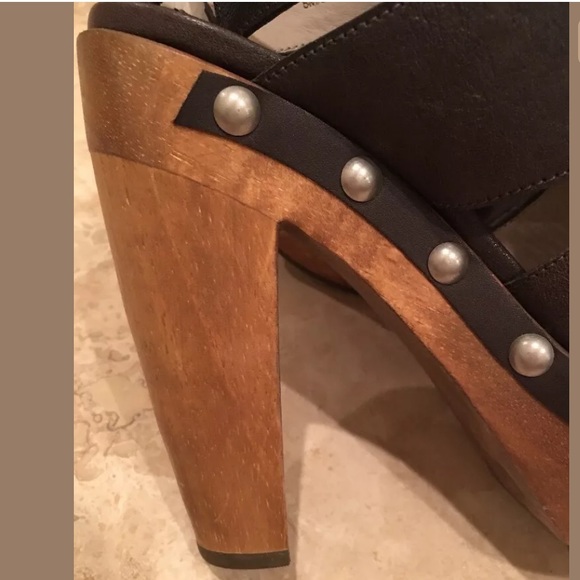 VERA WANG LAVENDER Leather Wood Heel Sandals NICE - Picture 5 of 11